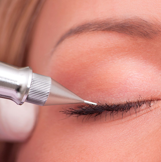 reserva-online-tratamiento-micropigmentacion-eyeliner-buda-nails-barcelona